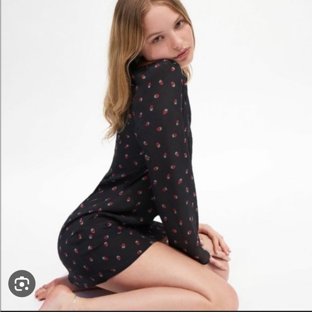realisation the luna black strawberry (BNWT) (size S)